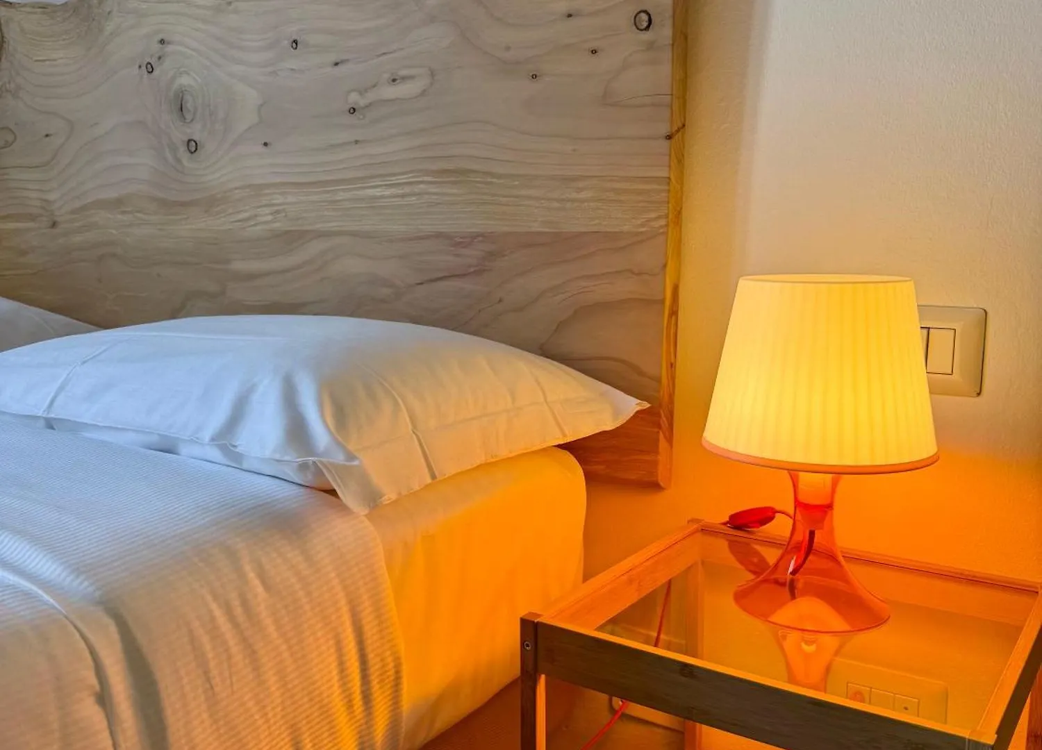 Lr Deluxe Apartments - San Babila Cozy Home Milan